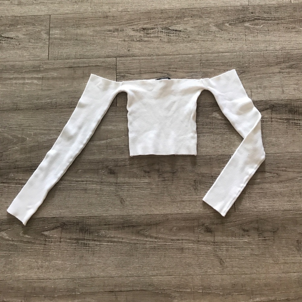 OFF THE SHOULDER TOP